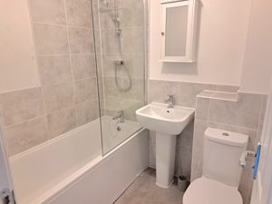 Family Bathroom- click for photo gallery